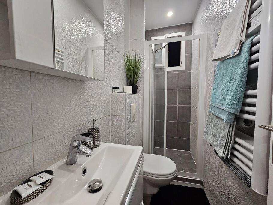 Appartement Proche Metro Paris Pantin Eksteriør billede