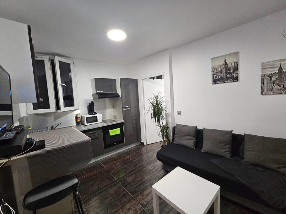 Appartement Proche Metro Paris Pantin Eksteriør billede