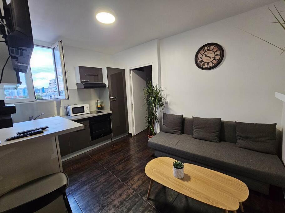 Appartement Proche Metro Paris Pantin Eksteriør billede